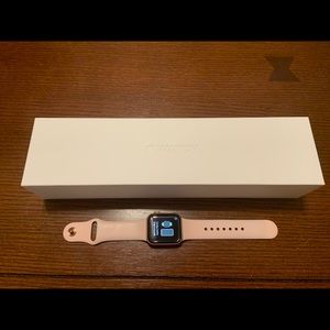Apple Watch Series 4 GPS + Cellular 40mm Pink Sand